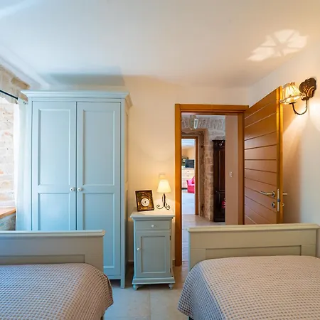 Benka, Istrian Stone House Tinjan