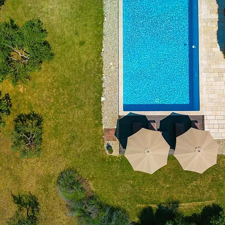 Benka, Istrian Stone House * Tinjan