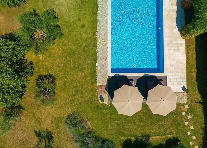 Benka, Istrian Stone House * Tinjan