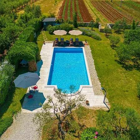Benka, Istrian Stone House * Tinjan