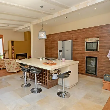 Benka, Istrian Stone House Tinjan