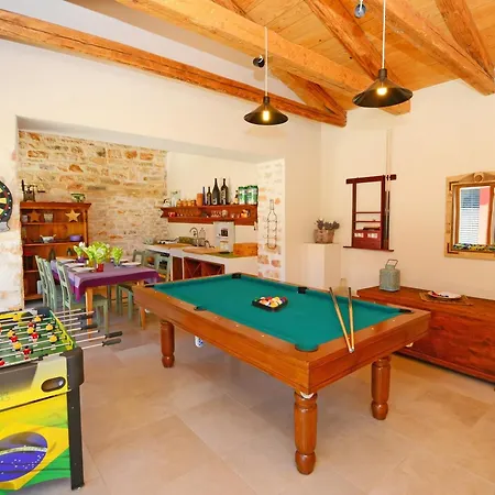 Benka, Istrian Stone House * Tinjan