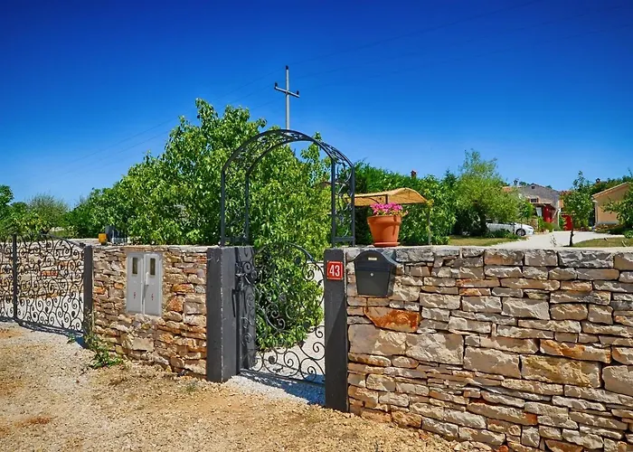 Villa Benka, Istrian Stone House